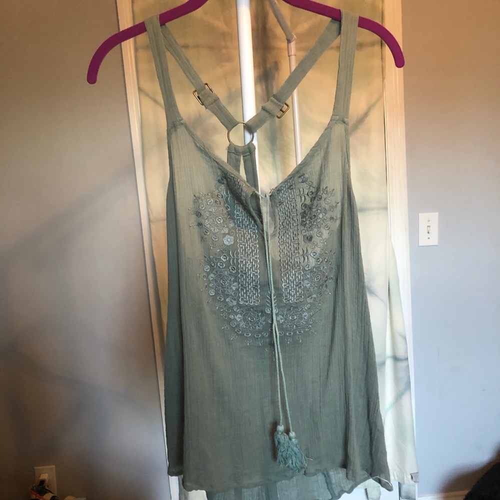 🎁LUXE Olive Tank Top w Floral Embroidery🎁